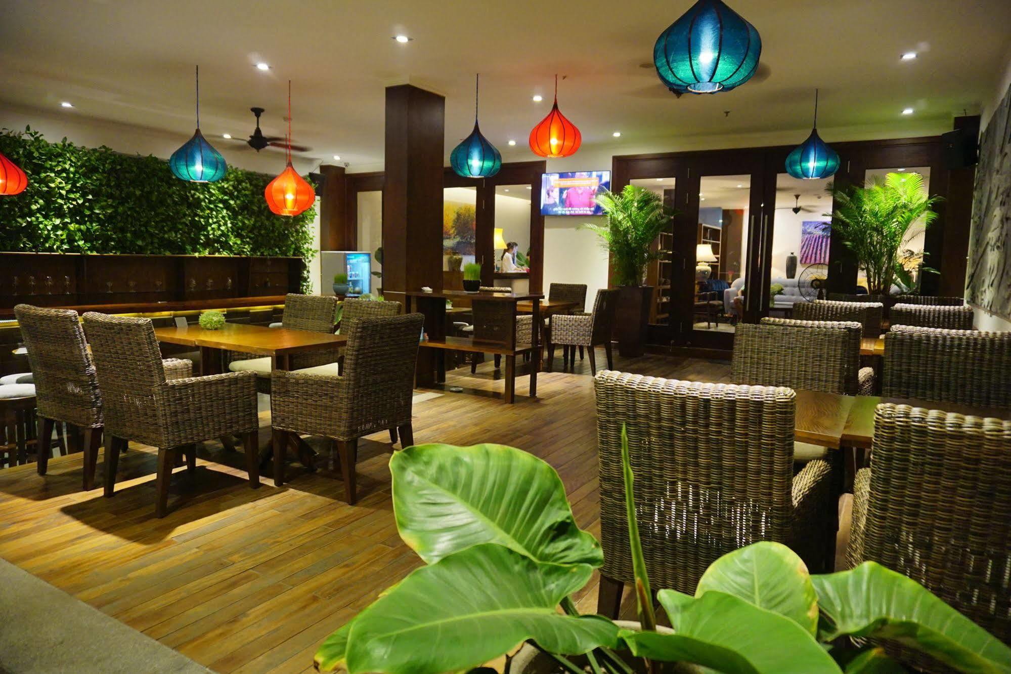 Dan Oasis Hotel And Apartment Da Nang Exterior photo